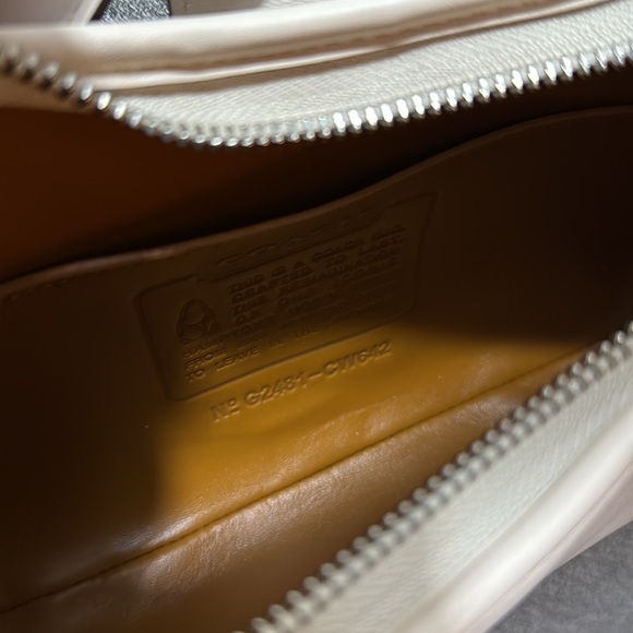 Coach Hamptons Shoulder Bag - Chalk with Silver Hardware - Picture 8 of 10